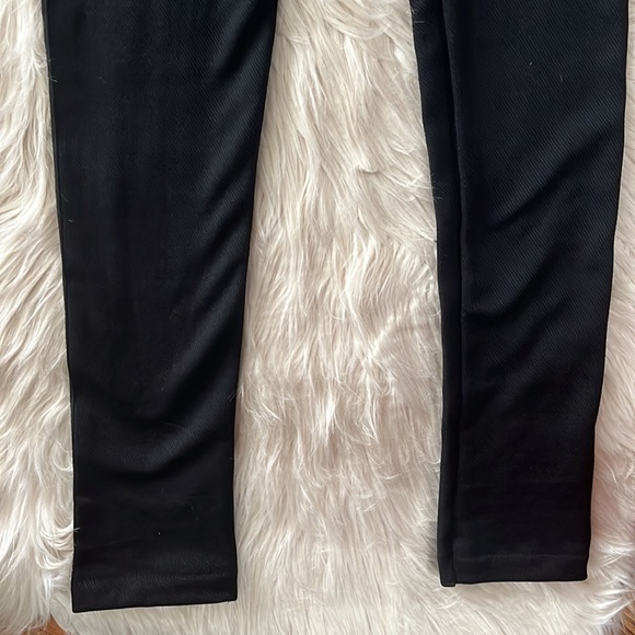 2 Pair of Leggings - Picture 3 of 6